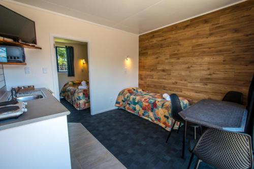 New Plymouth Top 10 Holiday Park Extérieur photo