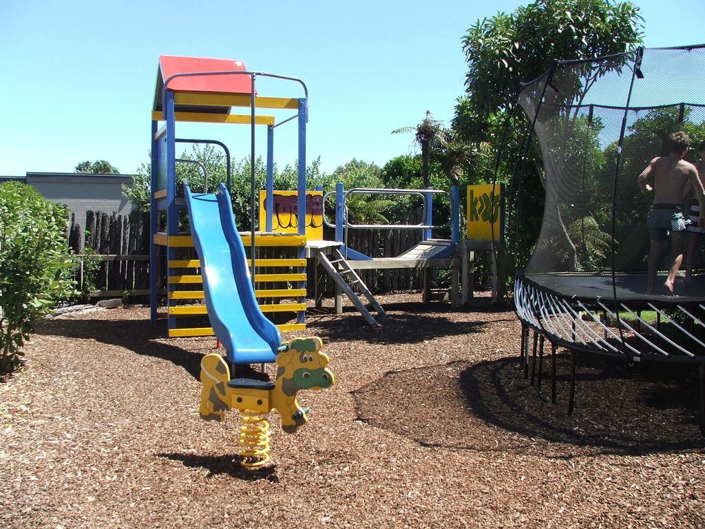 New Plymouth Top 10 Holiday Park Extérieur photo